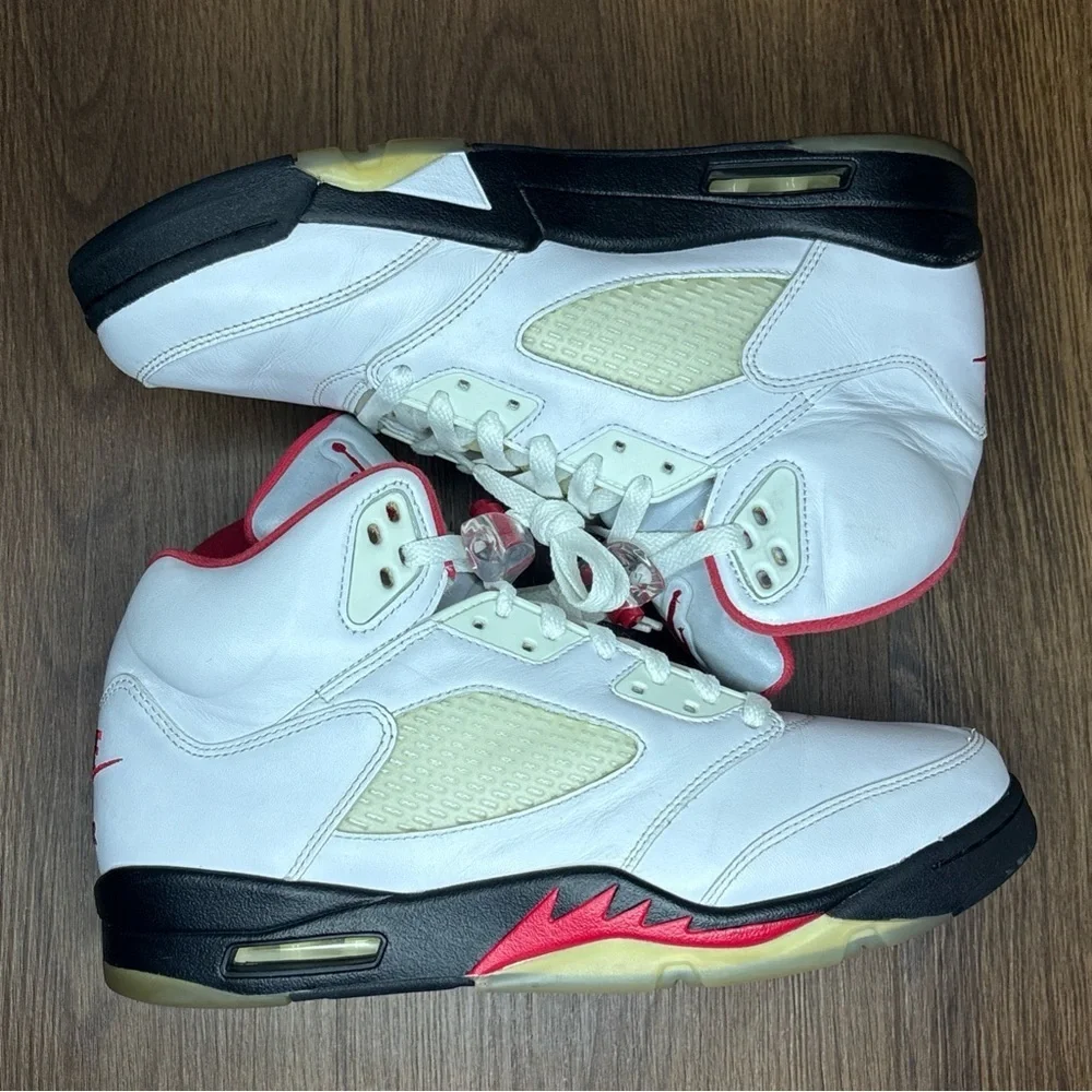 Air Jordan 5 Retro “Fire Red” 2020 Nike Air Silver Tongue Men’s 10.5